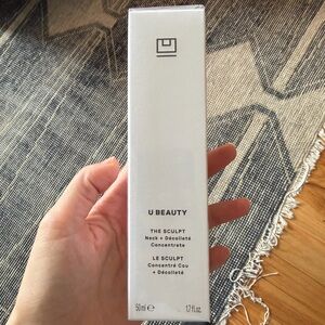 U Beauty Le Sculpt Neck & Décolleté Concentrate — White